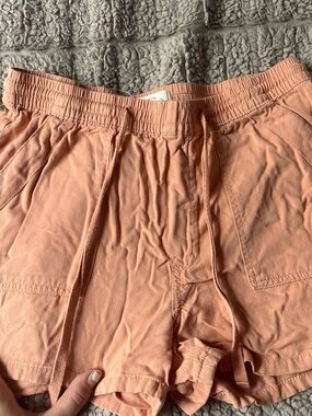 Cute orange light flowy shorts